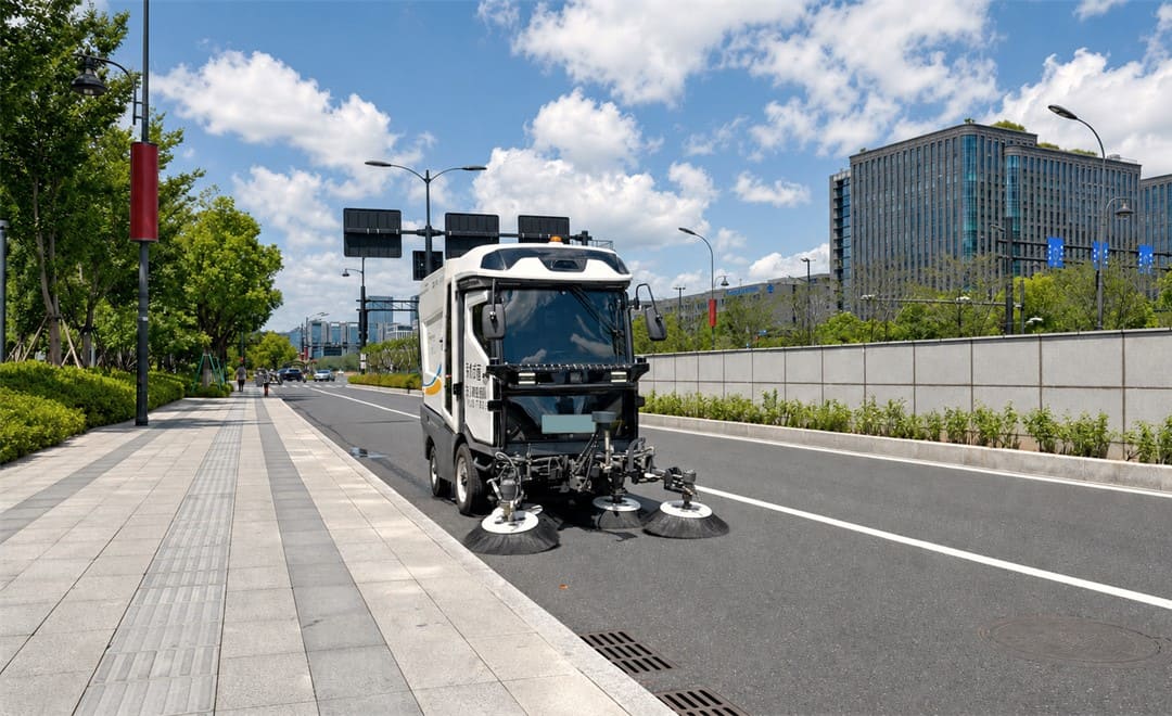 Robô de limpeza autónomo com CHCNAV CGI-230